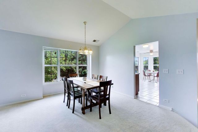 2802 Gilcrest Court, Schaumburg, IL 60193