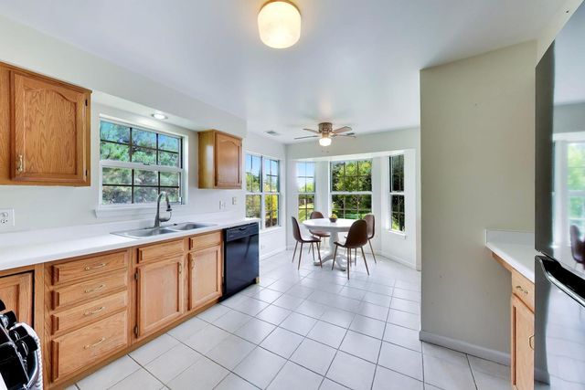 2802 Gilcrest Court, Schaumburg, IL 60193