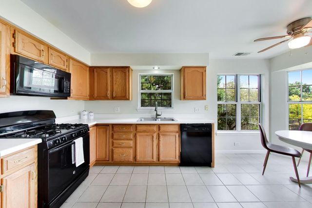 2802 Gilcrest Court, Schaumburg, IL 60193