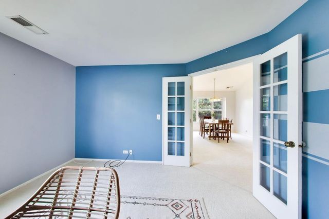 2802 Gilcrest Court, Schaumburg, IL 60193