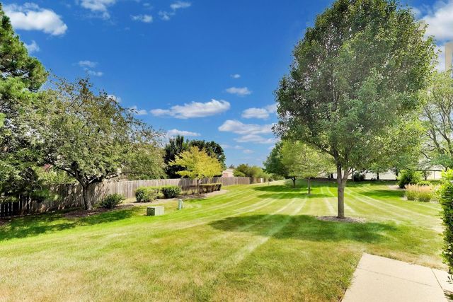 2802 Gilcrest Court, Schaumburg, IL 60193