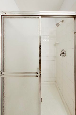 2802 Gilcrest Court, Schaumburg, IL 60193