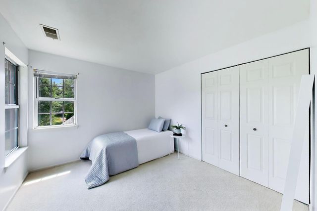 2802 Gilcrest Court, Schaumburg, IL 60193