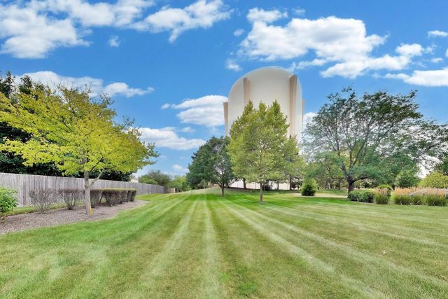 2802 Gilcrest Court, Schaumburg, IL 60193