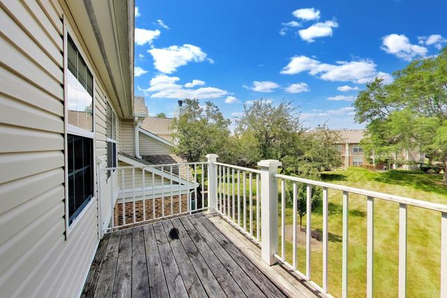 2802 Gilcrest Court, Schaumburg, IL 60193