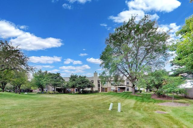 2802 Gilcrest Court, Schaumburg, IL 60193