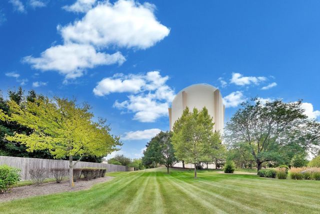2802 Gilcrest Court, Schaumburg, IL 60193