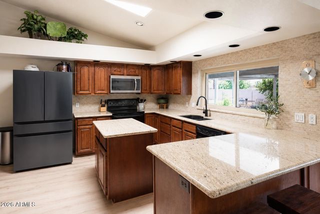 409 W MCNAIR Street, Chandler, AZ 85225