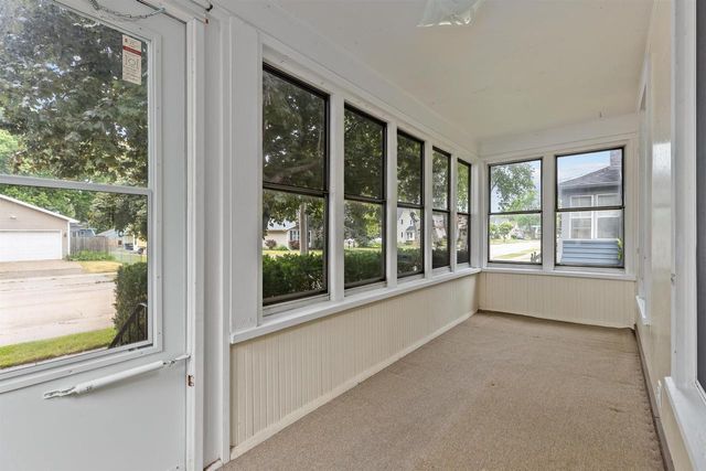 926 DOVE STREET, Oshkosh, WI 54902