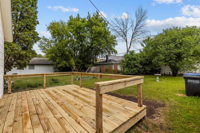 926 DOVE STREET, Oshkosh, WI 54902