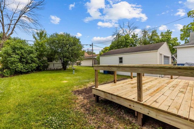 926 DOVE STREET, Oshkosh, WI 54902