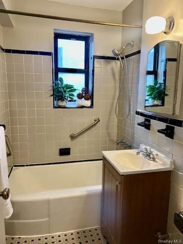 465 E Lincoln Avenue 516, Mount Vernon, NY 10552