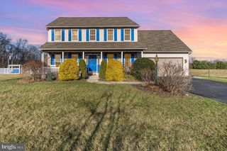 244 BLUE MOUNTAIN RD, Fredericksburg, PA 17026
