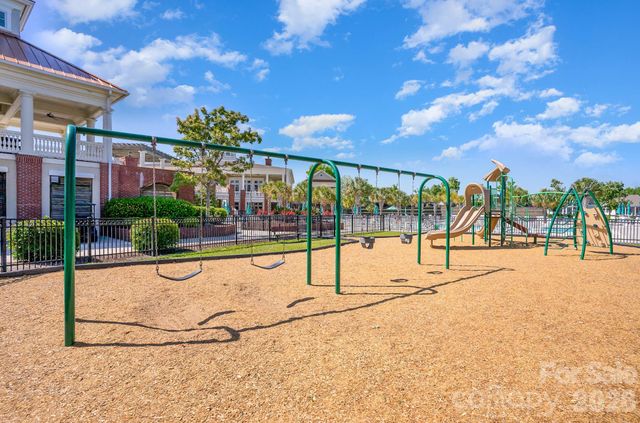 752 Crystal Water Way, Myrtle Beach, SC 29579