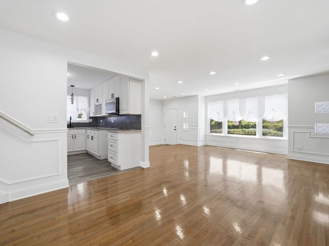 8359 S State Street, Chicago, IL 60619