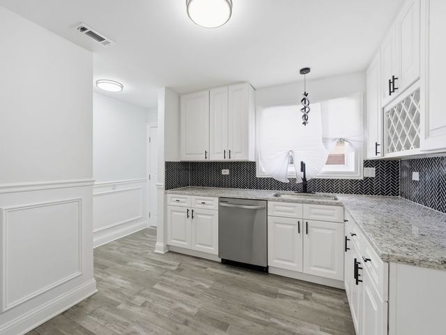 8359 S State Street, Chicago, IL 60619