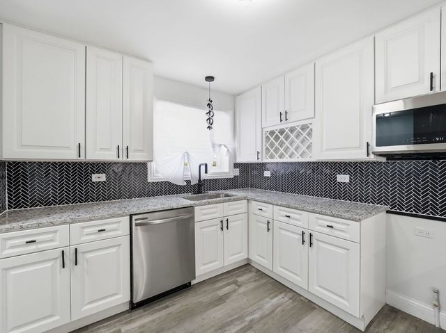 8359 S State Street, Chicago, IL 60619