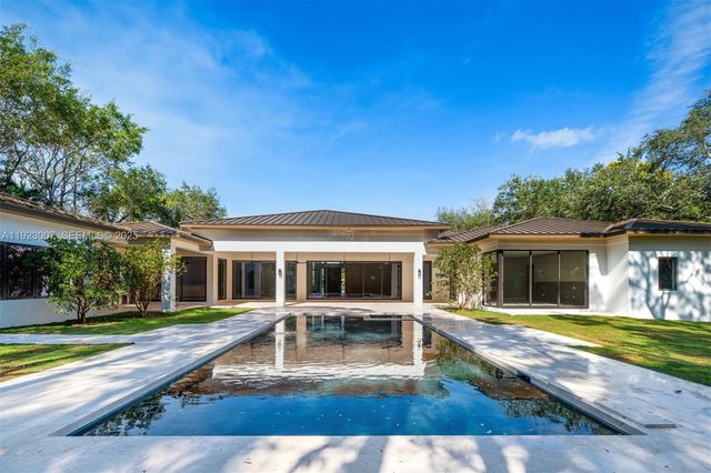 6840 SW 92nd St, Pinecrest, FL 33156