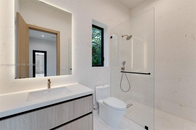 6840 SW 92nd St, Pinecrest, FL 33156