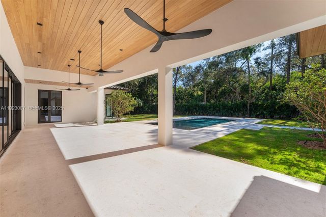 6840 SW 92nd St, Pinecrest, FL 33156