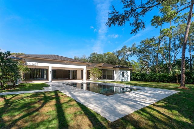 6840 SW 92nd St, Pinecrest, FL 33156