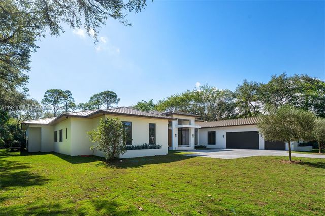 6840 SW 92nd St, Pinecrest, FL 33156
