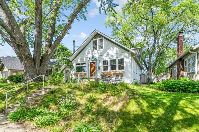 441 Saratoga Street S, Saint Paul, MN 55105
