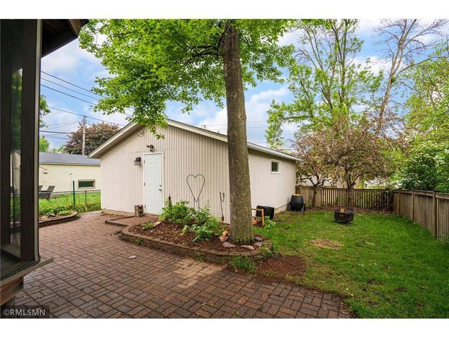 441 Saratoga Street S, Saint Paul, MN 55105
