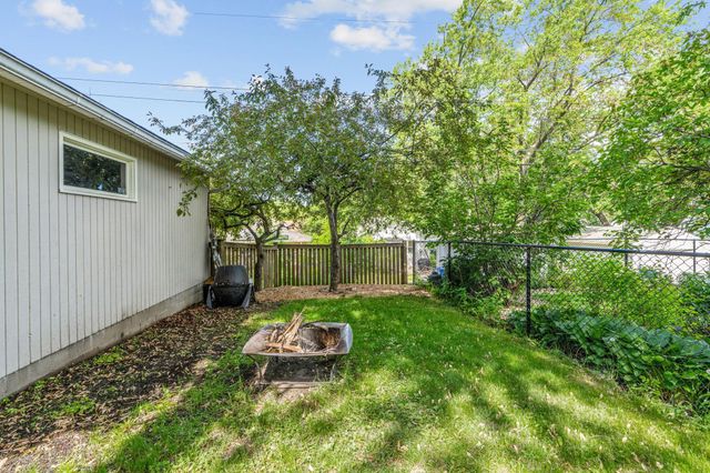 441 Saratoga Street S, Saint Paul, MN 55105