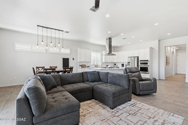 2057 W Revayah Place, Tucson, AZ 85704