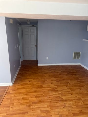 13 Simone 2, Worcester, MA 01604