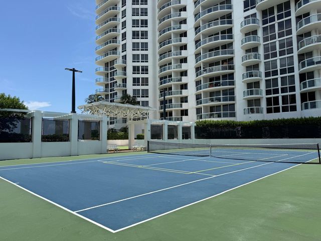 6365 Collins Avenue 811, Miami Beach, FL 33141