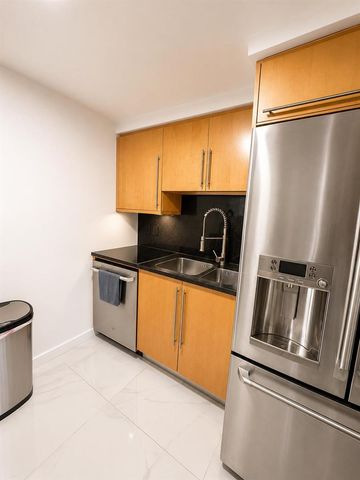 6365 Collins Avenue 811, Miami Beach, FL 33141