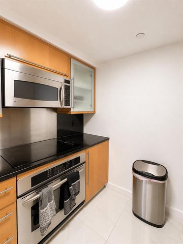 6365 Collins Avenue 811, Miami Beach, FL 33141