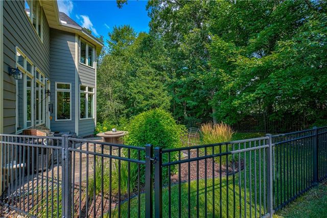 3328 Anric Drive, Eau Claire, WI 54701