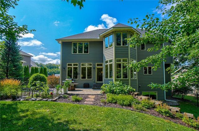 3328 Anric Drive, Eau Claire, WI 54701