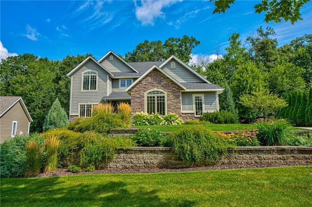 3328 Anric Drive, Eau Claire, WI 54701