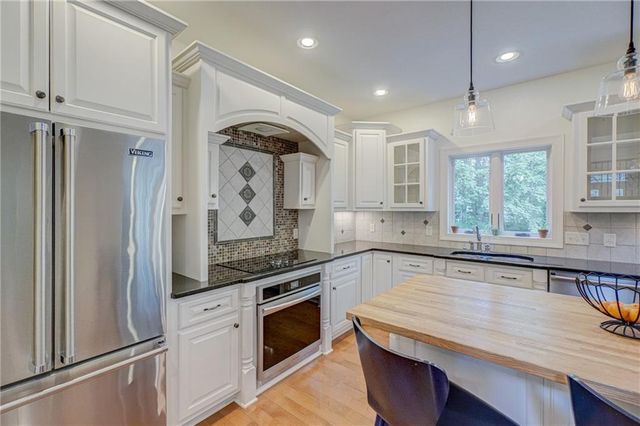 3328 Anric Drive, Eau Claire, WI 54701