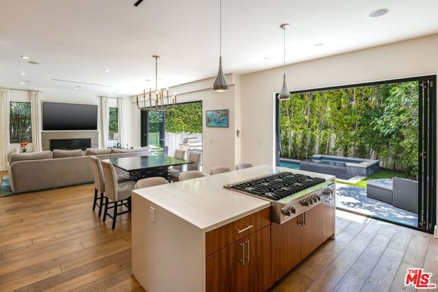 734 N Spaulding Avenue, Los Angeles, CA 90046