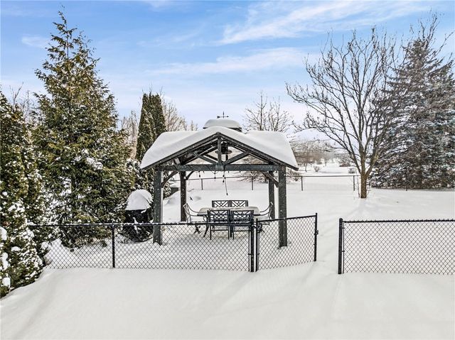 9 Lianne Drive, Greece, NY 14626