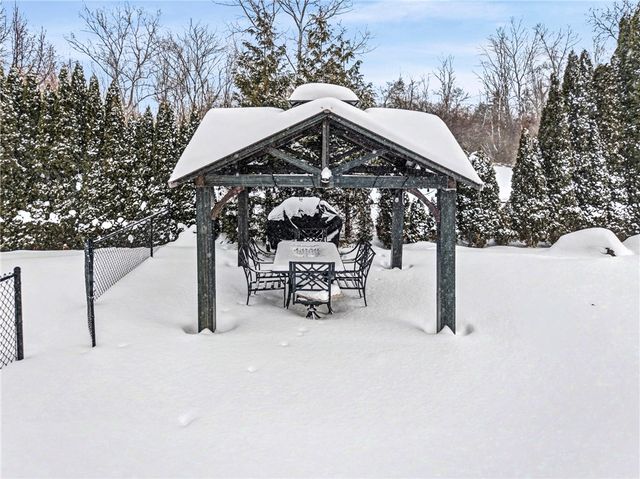 9 Lianne Drive, Greece, NY 14626