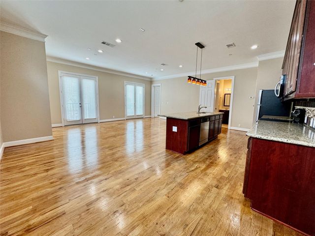 314 W Bell Street 201, Houston, TX 77019
