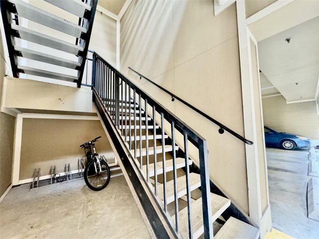 314 W Bell Street 201, Houston, TX 77019