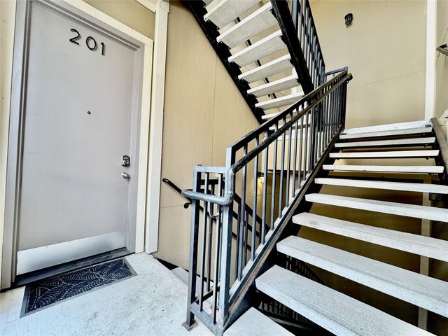 314 W Bell Street 201, Houston, TX 77019