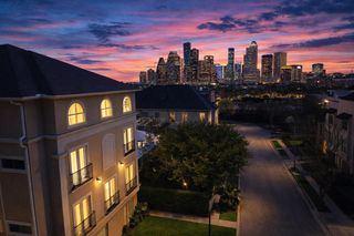 314 W Bell Street 201, Houston, TX 77019