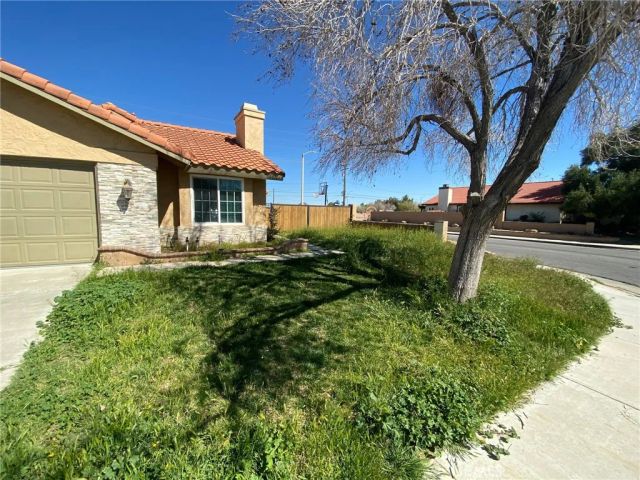 3217 E Avenue S1, Palmdale, CA 93550