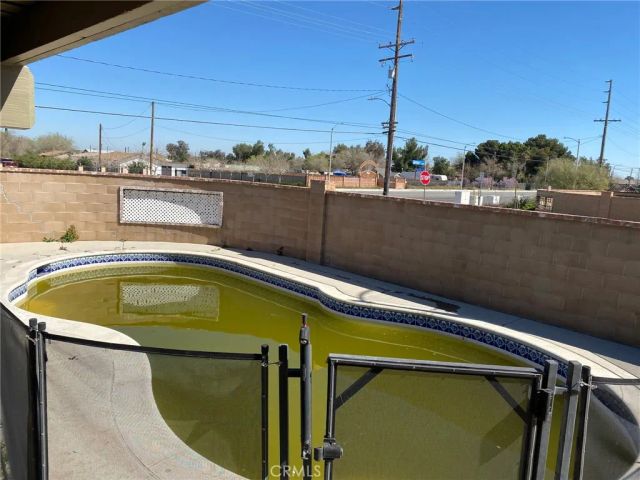 3217 E Avenue S1, Palmdale, CA 93550