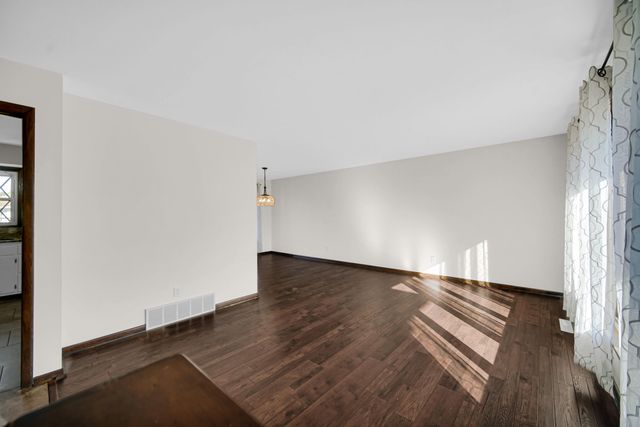 8760 Madison Avenue, Munster, IN 46321