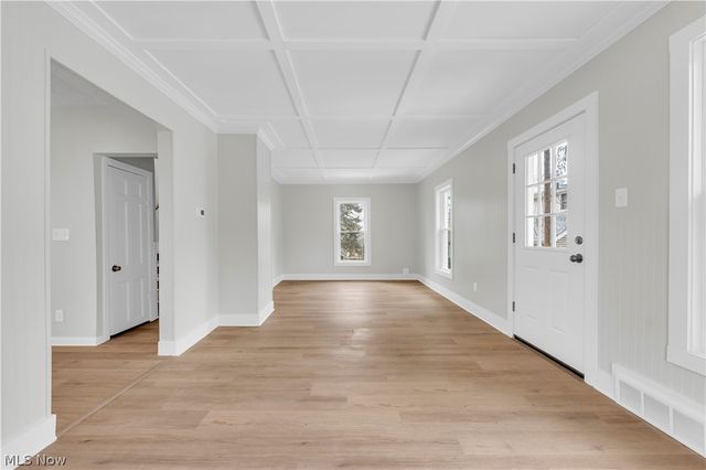 242 Orchard Avenue, Cuyahoga Falls, OH 44221