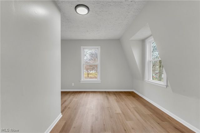 242 Orchard Avenue, Cuyahoga Falls, OH 44221